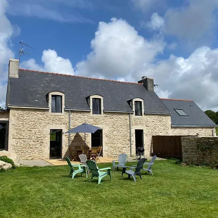 Holiday home Les Ecuries Du Nevez Ploneour-Lanvern